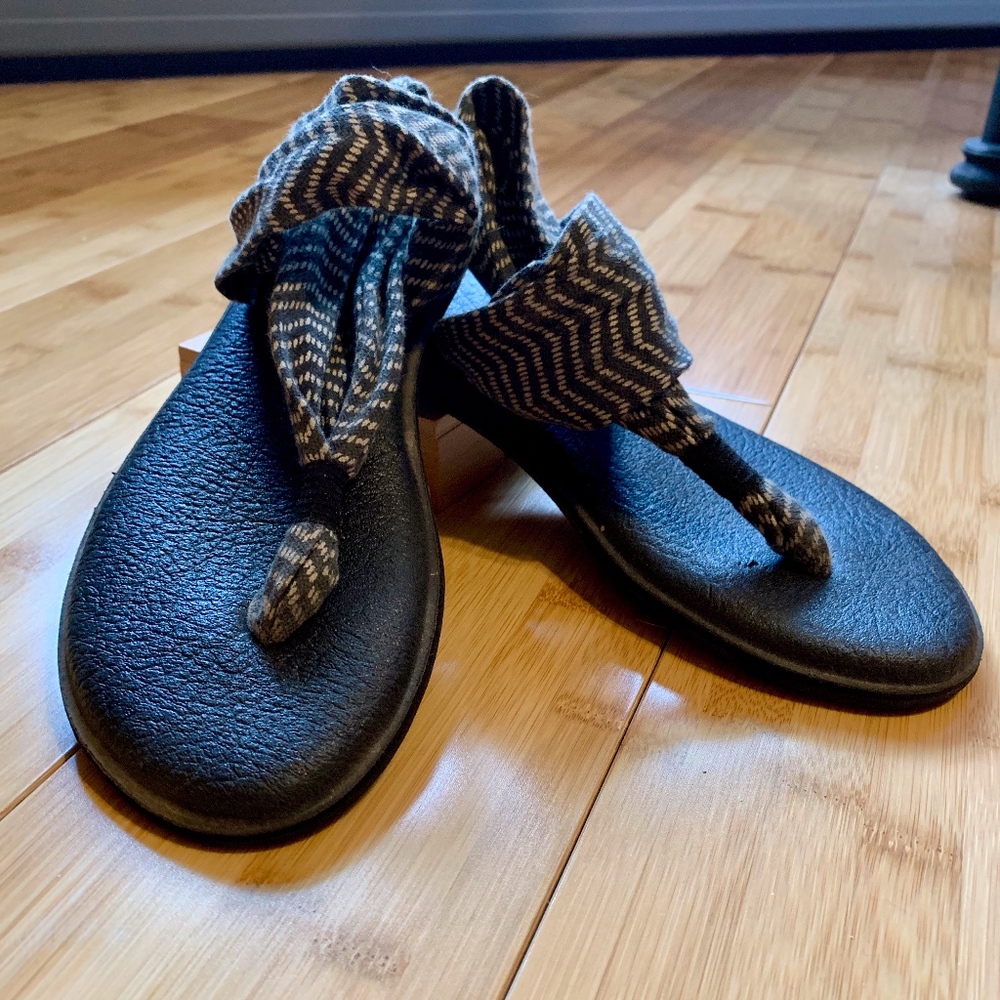 Sanuk sandal